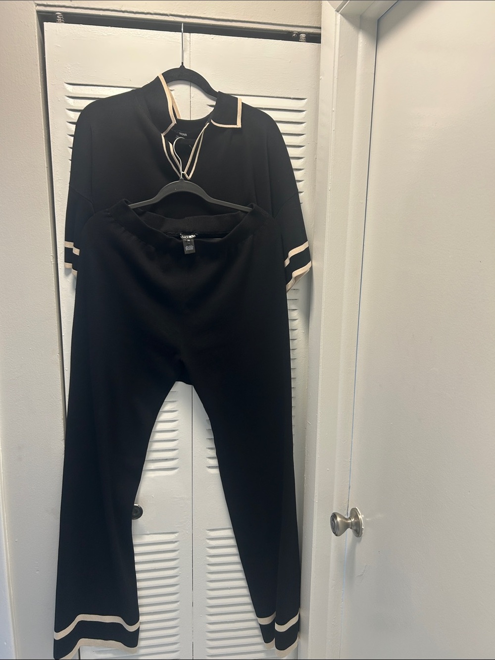 Black Ponte Wide-Leg Pants with Contrast Trim - Fashion Nova